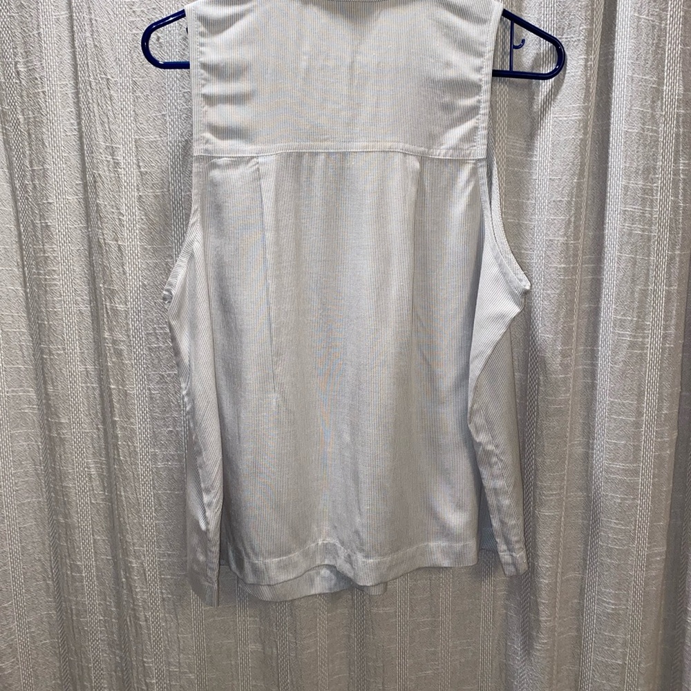 Universal Thread Button Up Tank - Picture 4 of 6